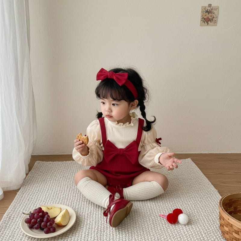 【BABY】レッドビックリボンパフスリーブロンパース