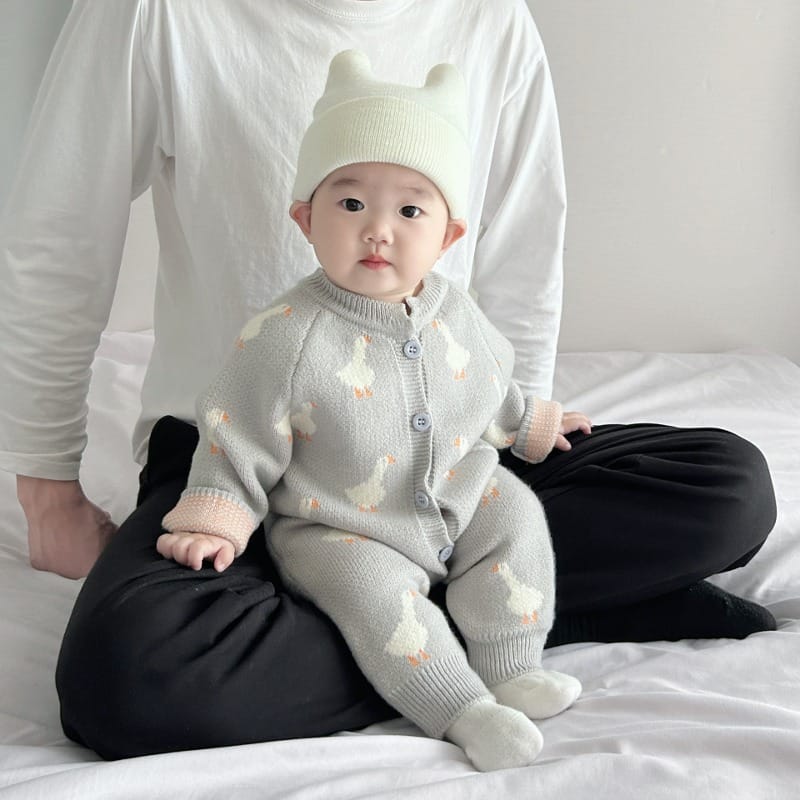 【BABY】アヒル柄前開き長袖ニットロンパースカバーオール