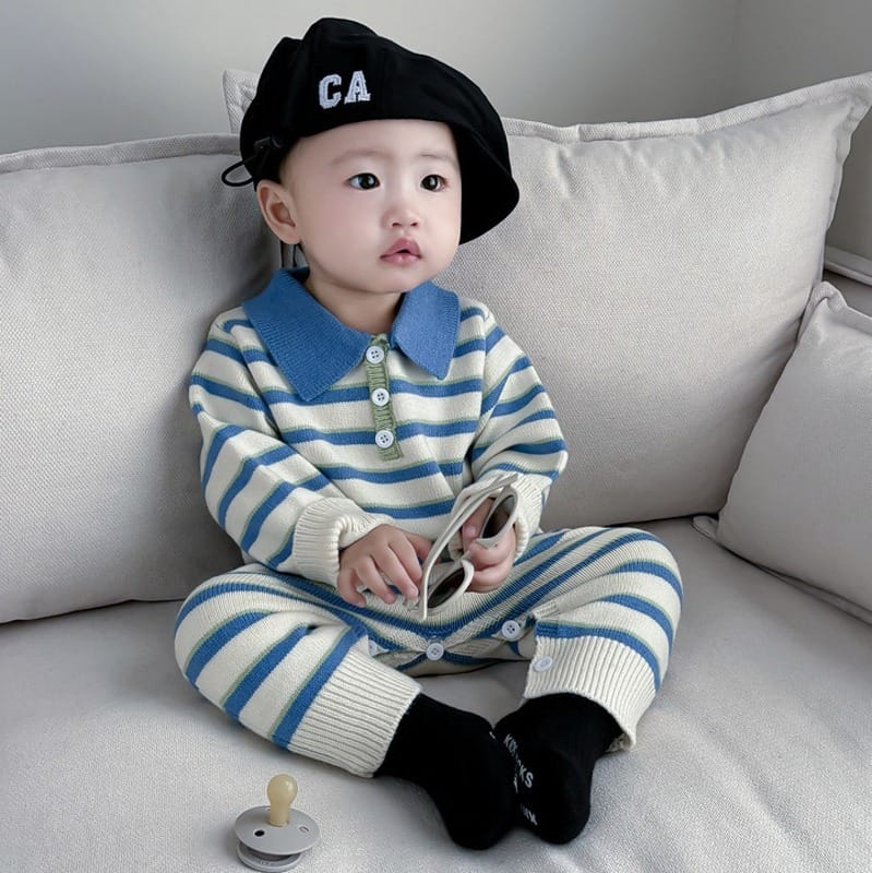 【BABY】ブルーストライプニットロンパース