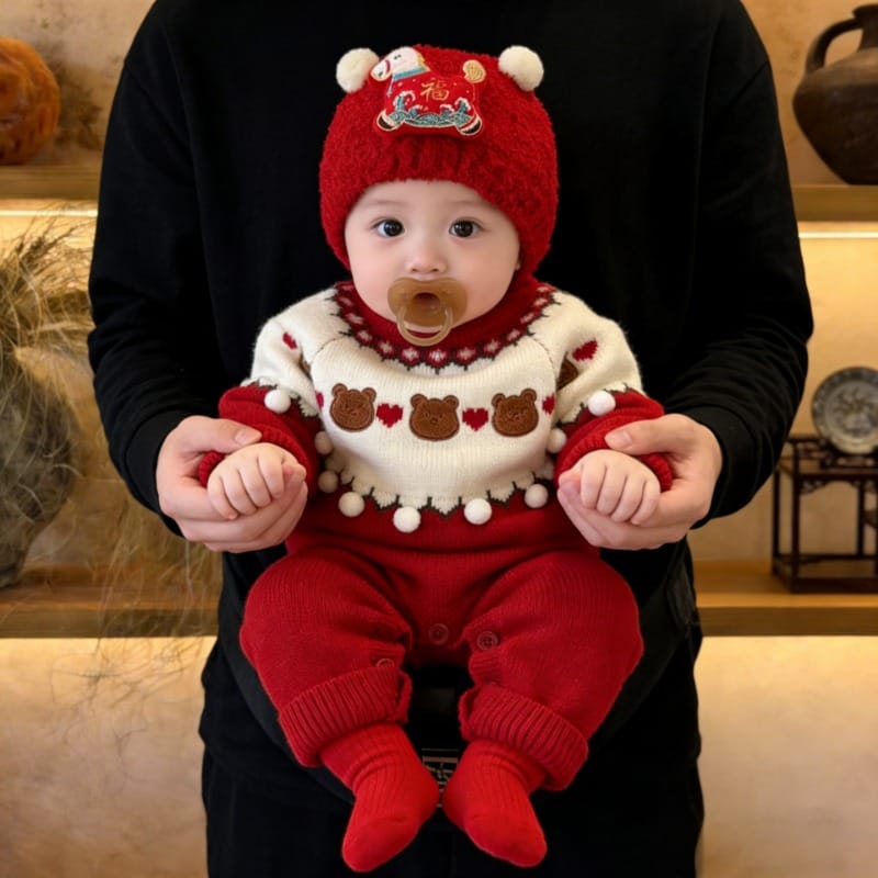 【BABY】くまモチーフ長袖レッドニットロンパース