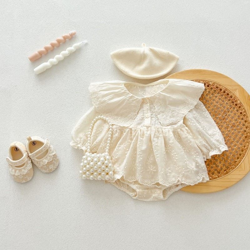 【BABY】刺繍フラワーレース襟長袖ロンパース