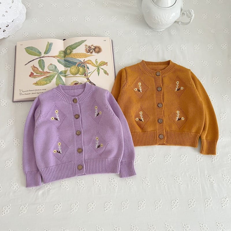 小花刺繍ダイヤ柄長袖ニットカーディガン