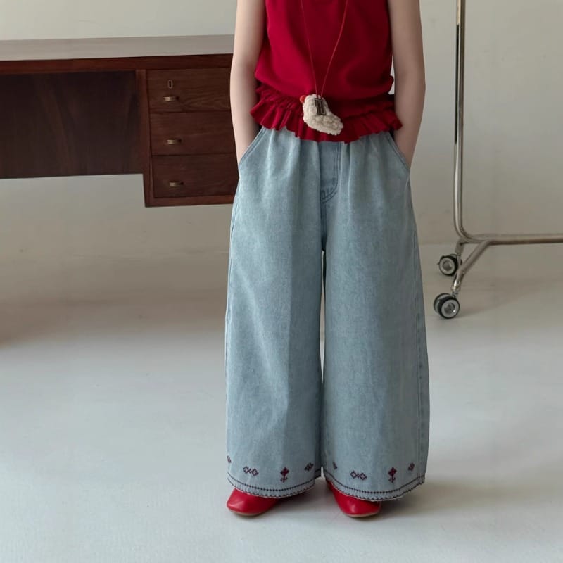 裾刺繍入りデニムワイドパンツウエストゴム