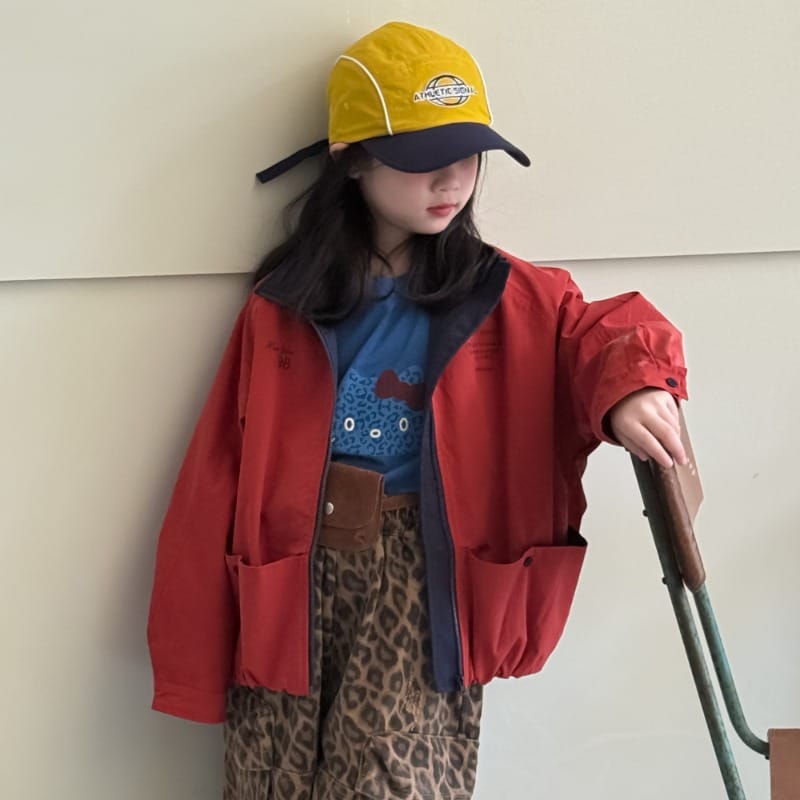 【KID】レッドカラーハイネックジップアップブルゾン