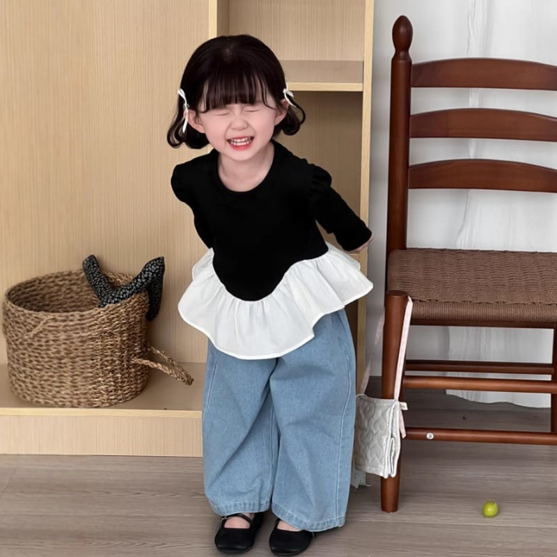 ブラックホワイト切替不規則裾フリル長袖Tシャツ