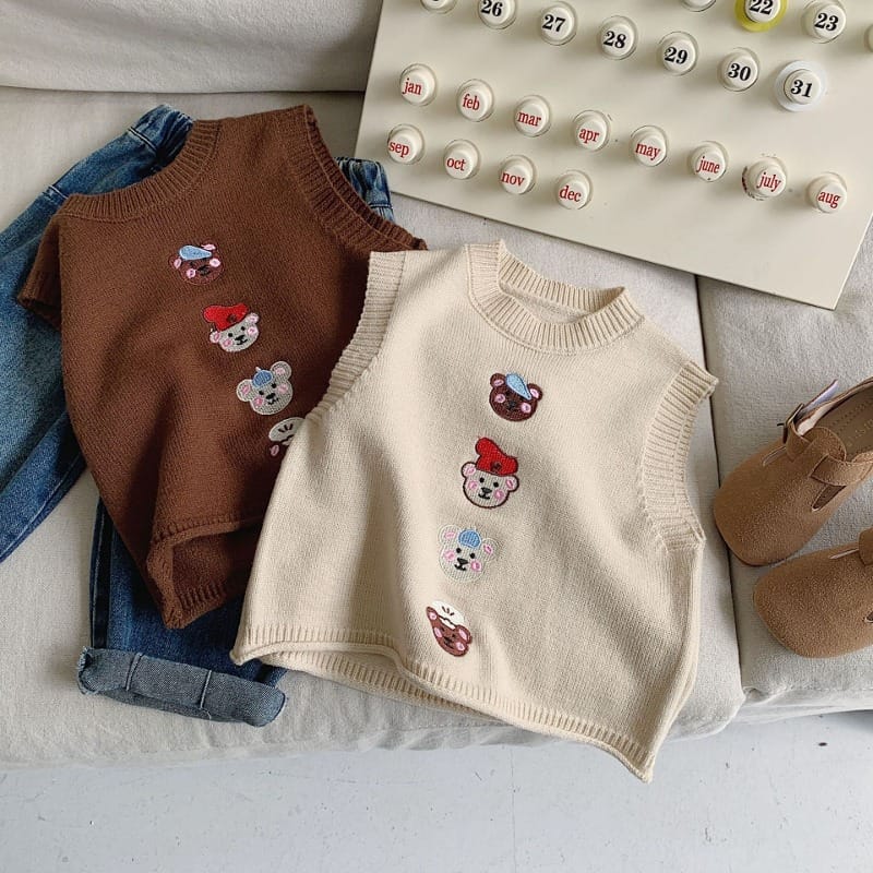 【KID】くま刺繍入りクルーネックニットベスト