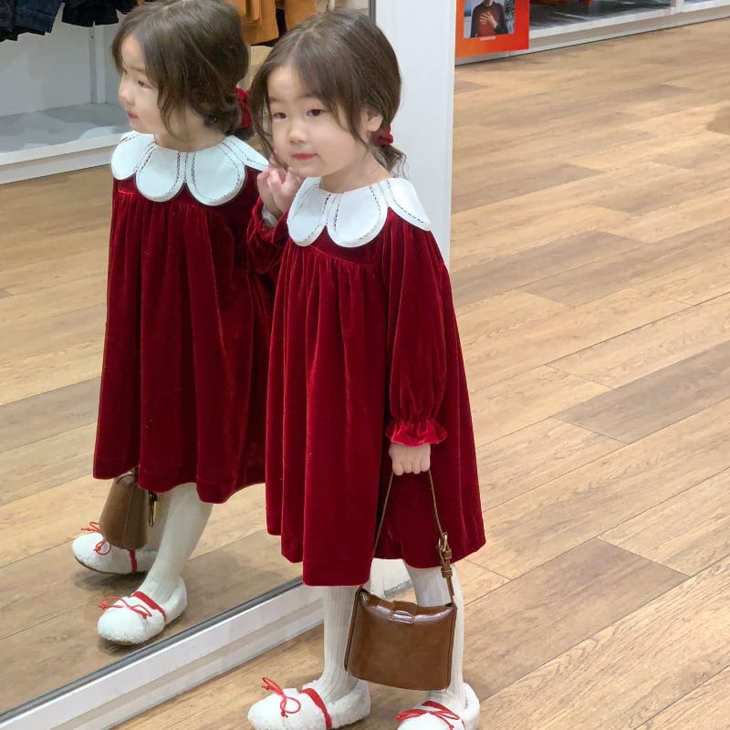 【KID】レッドベルベット花びら襟ワンピース