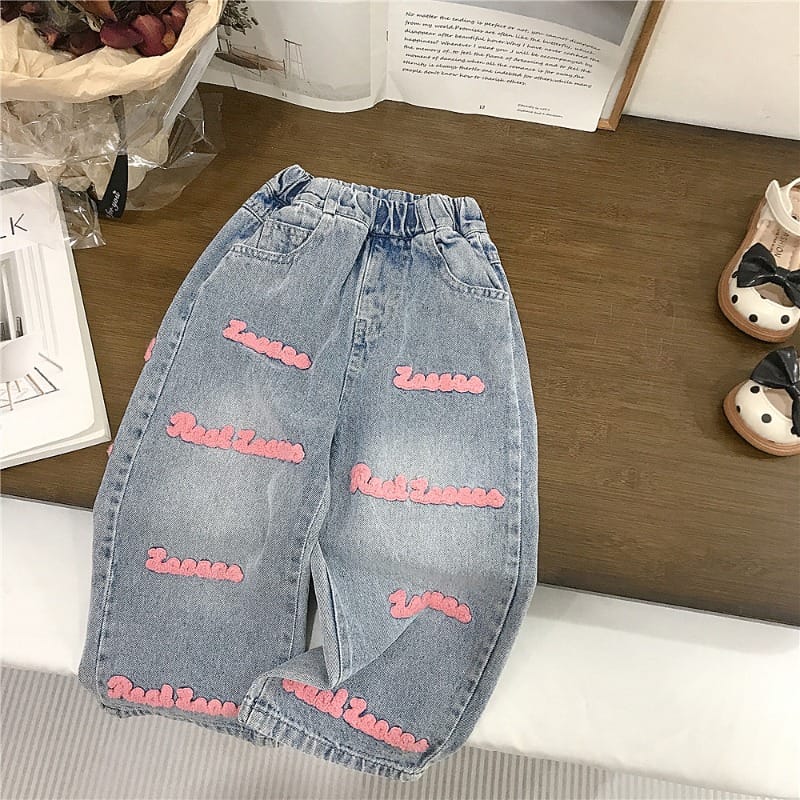 【KID】ピンク英字ワッペンデニムパンツ