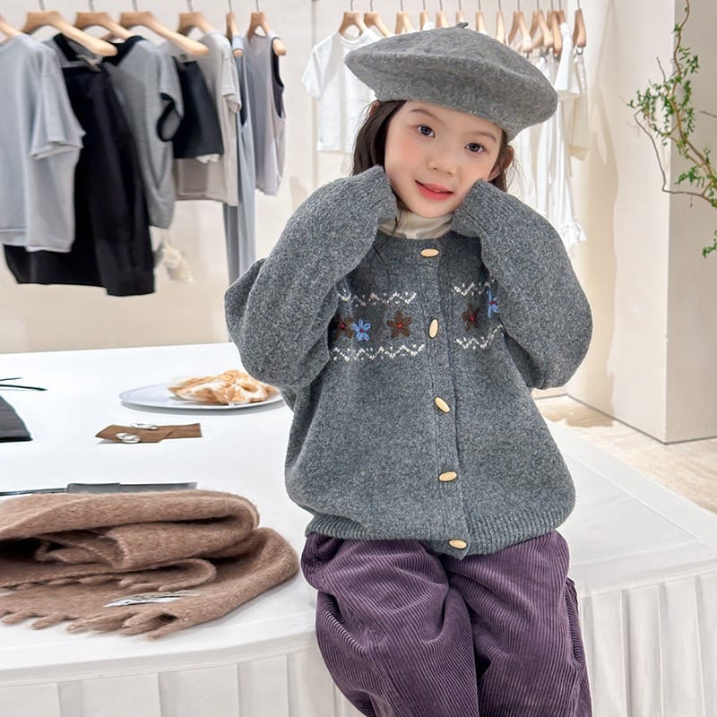 手編み風レトロ小花刺繍ニットカーディガン