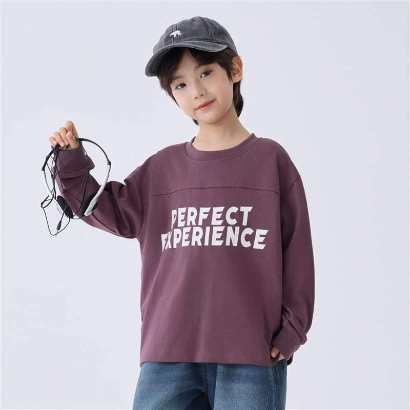 パーフェクトプレイス英字ロゴ長袖Tシャツ