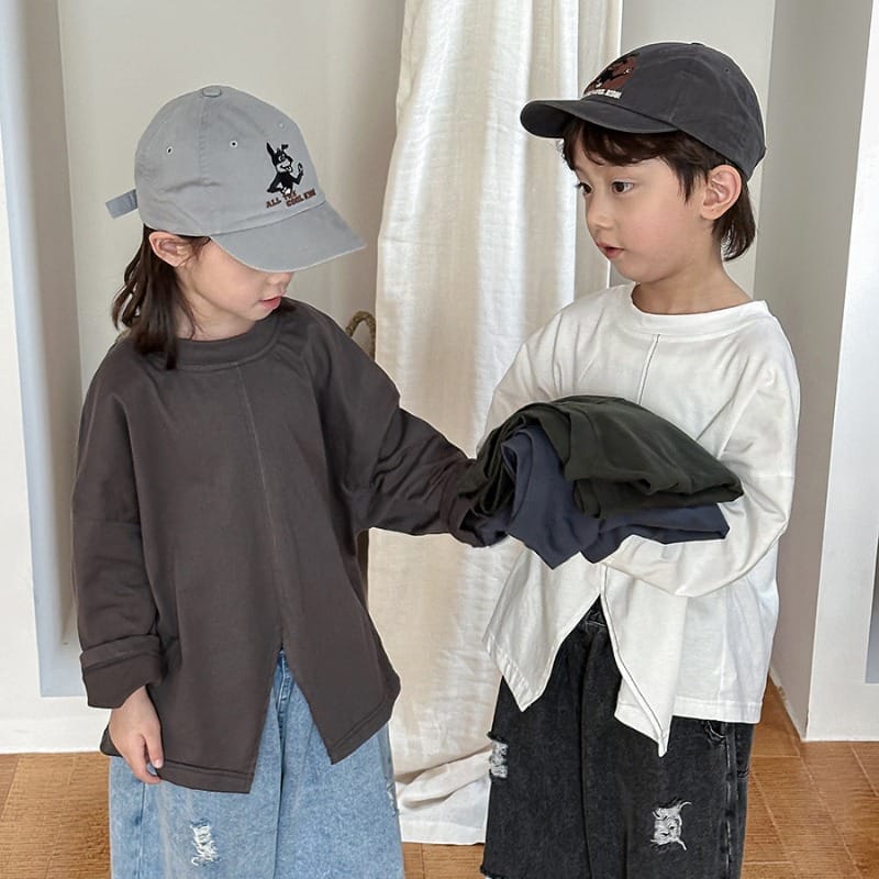 【KID】シンプルセンターシームスリット長袖Tシャツ