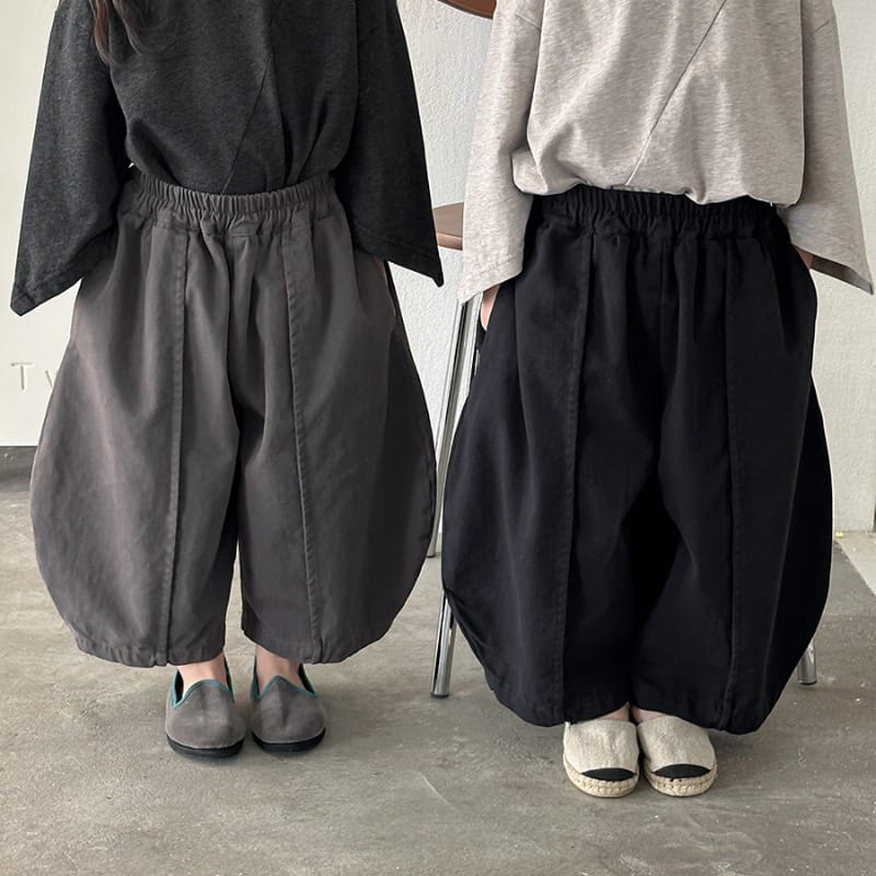 【KID】無地九分丈ゆったりシルエットカーブワイドパンツ