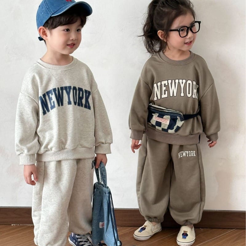 【セット】NEWYORKロゴレタリングスウェットセットアップ