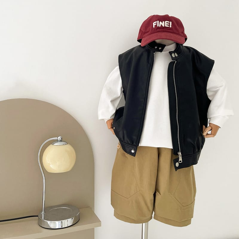 【KID】フェイクレザーバイカー風ジップアップベスト