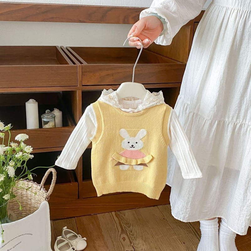 【BABY】うさぎモチーフフリルデザインニットベスト