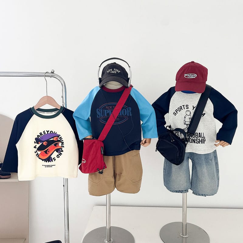 【KID】配色ラグラングラフィック長袖Tシャツ
