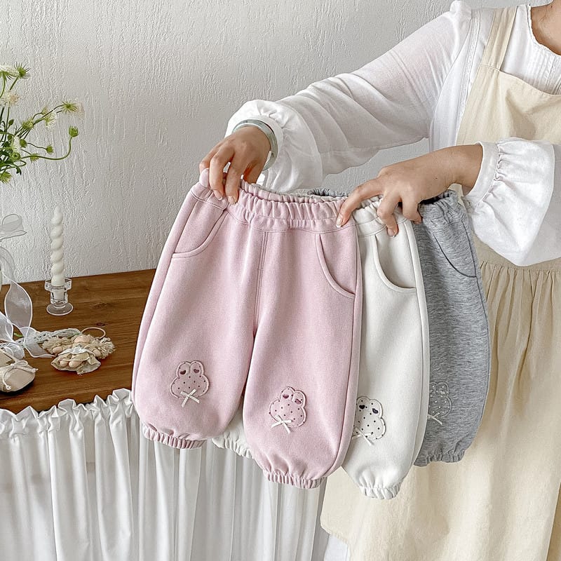 マフィンうさぎ刺繍ニットジョガーパンツ