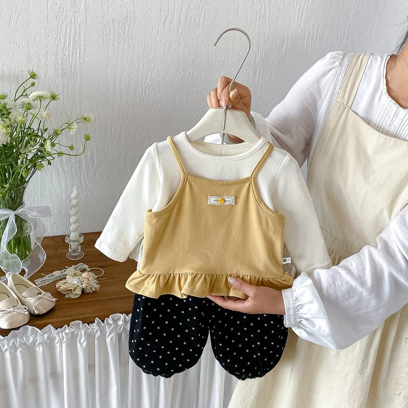 フリルビスチェ長袖Tシャツドットパンツセット