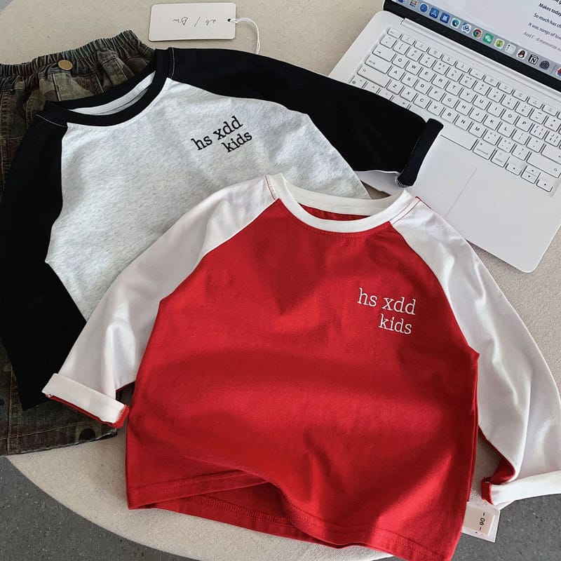 【KID】ロゴプリント配色ラグラン長袖Tシャツ