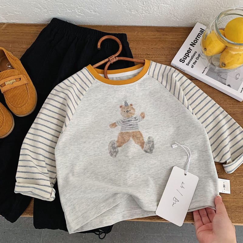 【KID】ストライプラグランくまプリント長袖Tシャツ