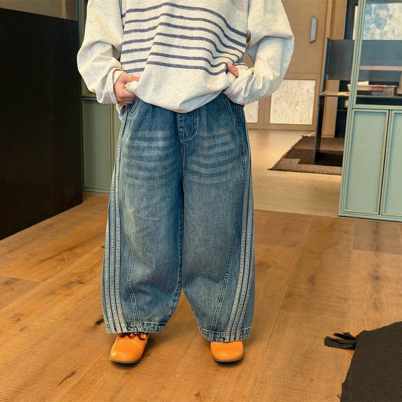 【KID】ウォッシュ加工サイドラインデニムカーブパンツ