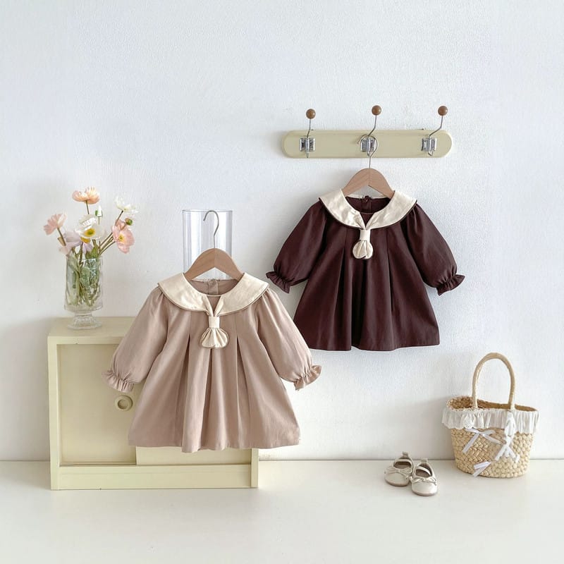 【BABY】レトロ襟付きスクール風ワンピース