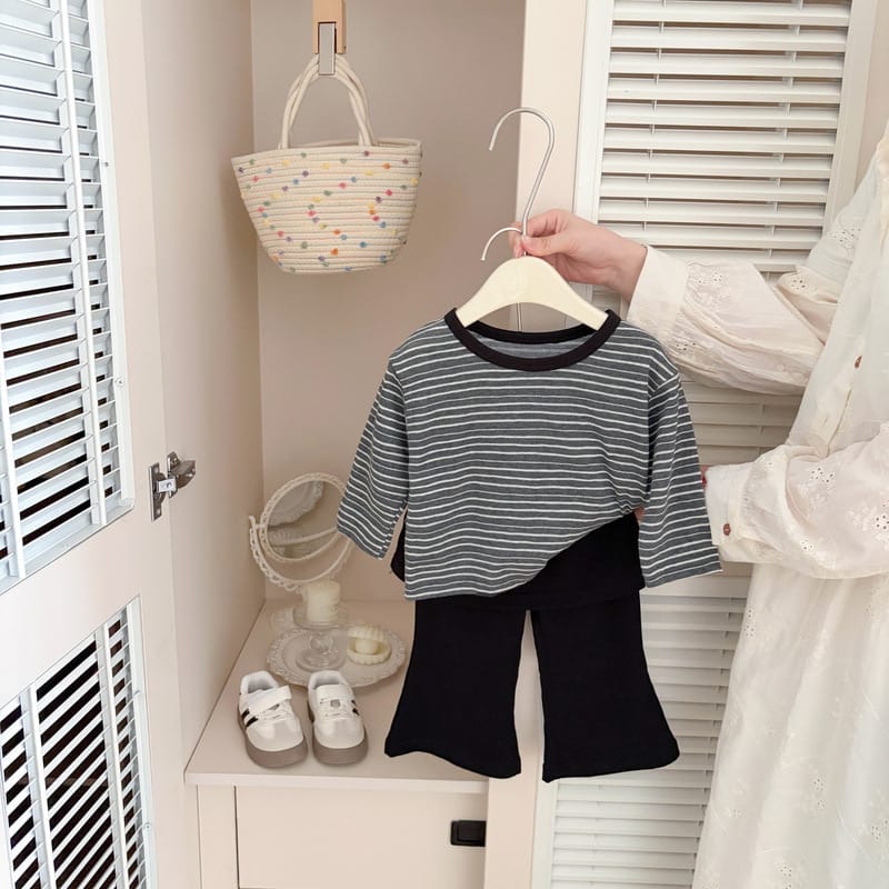 【BABY】ベーシッククルーネックストライプ長袖Tシャツ
